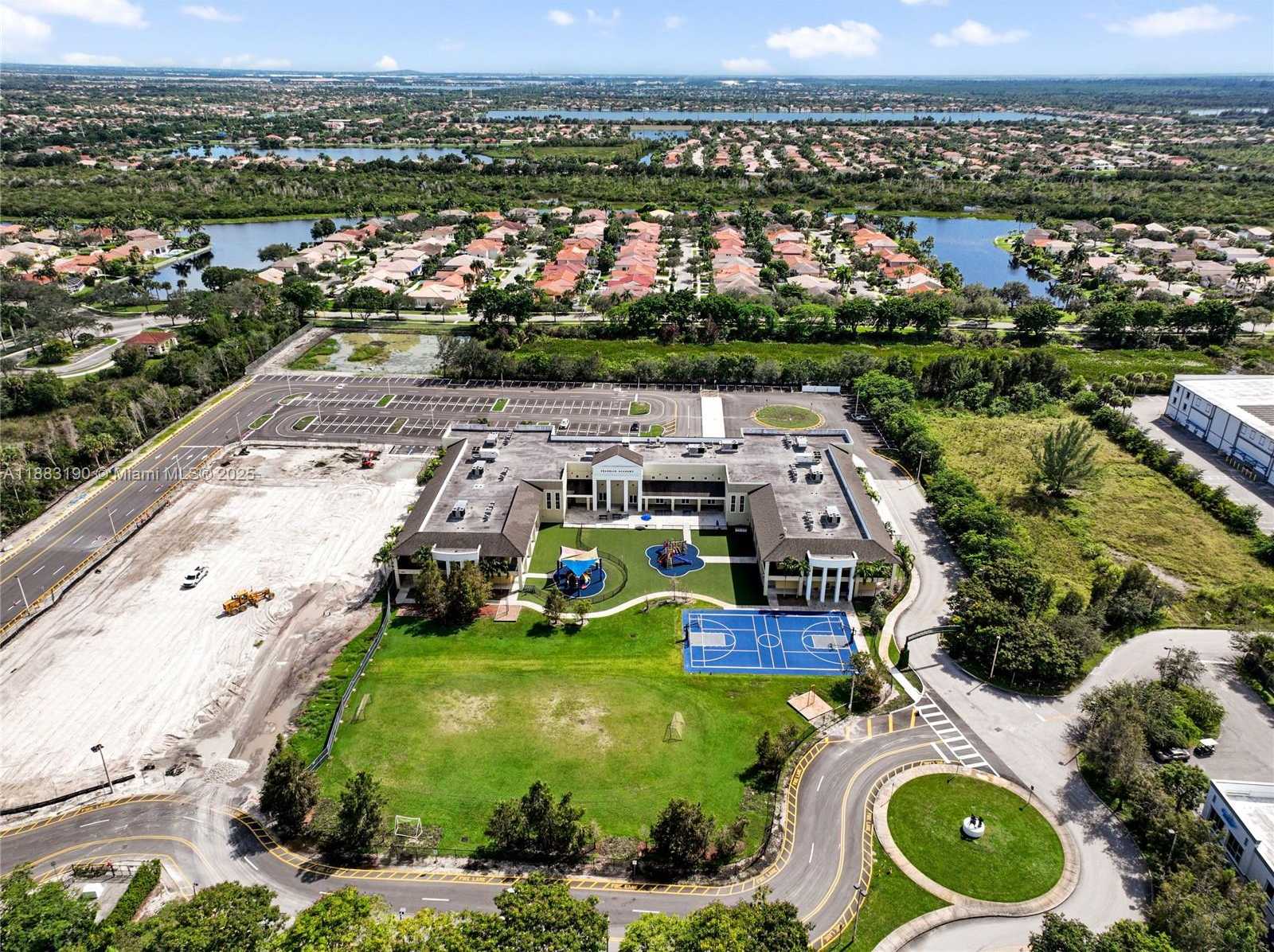 Small Image of 156 SOUTH WEST 185TH WAY, Pembroke Pines Number 60