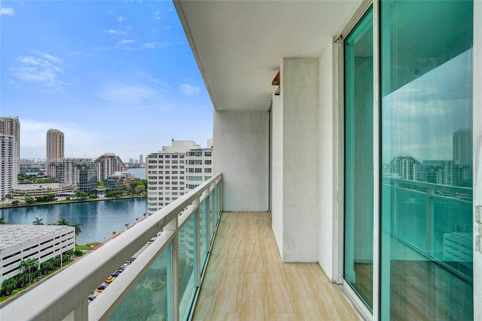 Small Image of 950 BRICKELL BAY DR #1704, Miami Number 15