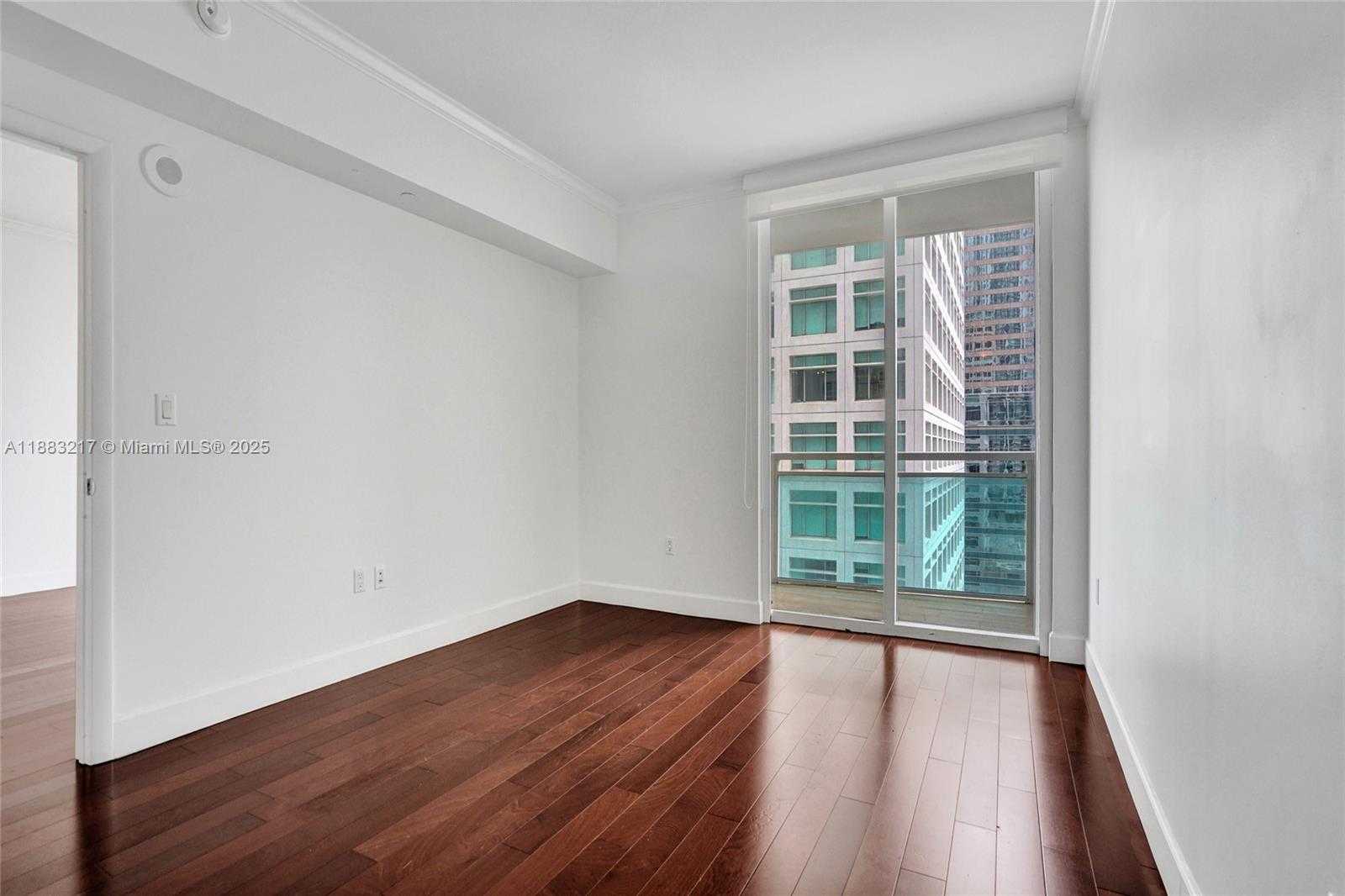 Small Image of 950 BRICKELL BAY DR #1704, Miami Number 20