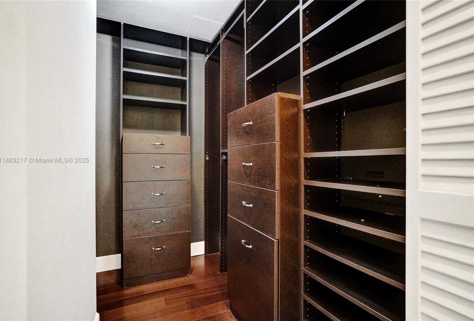 Small Image of 950 BRICKELL BAY DR #1704, Miami Number 22