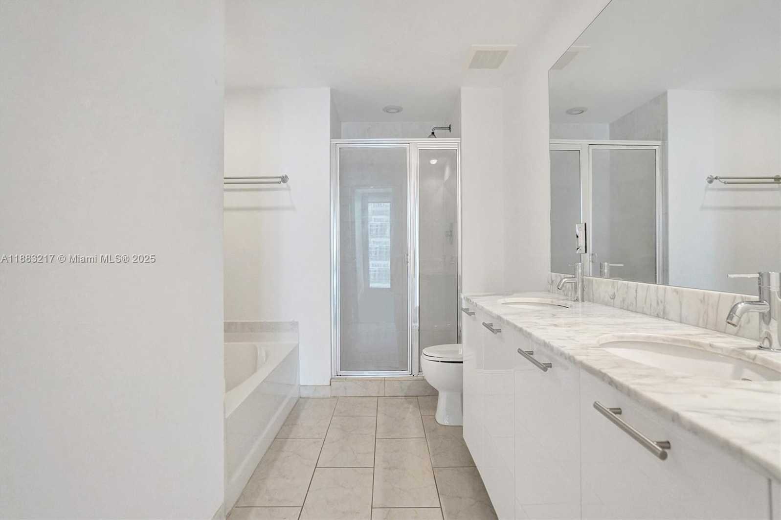 Small Image of 950 BRICKELL BAY DR #1704, Miami Number 23