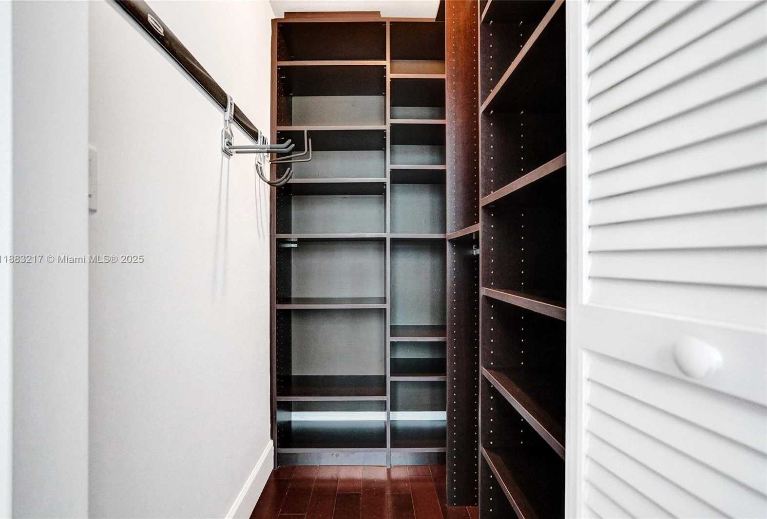 Small Image of 950 BRICKELL BAY DR #1704, Miami Number 28