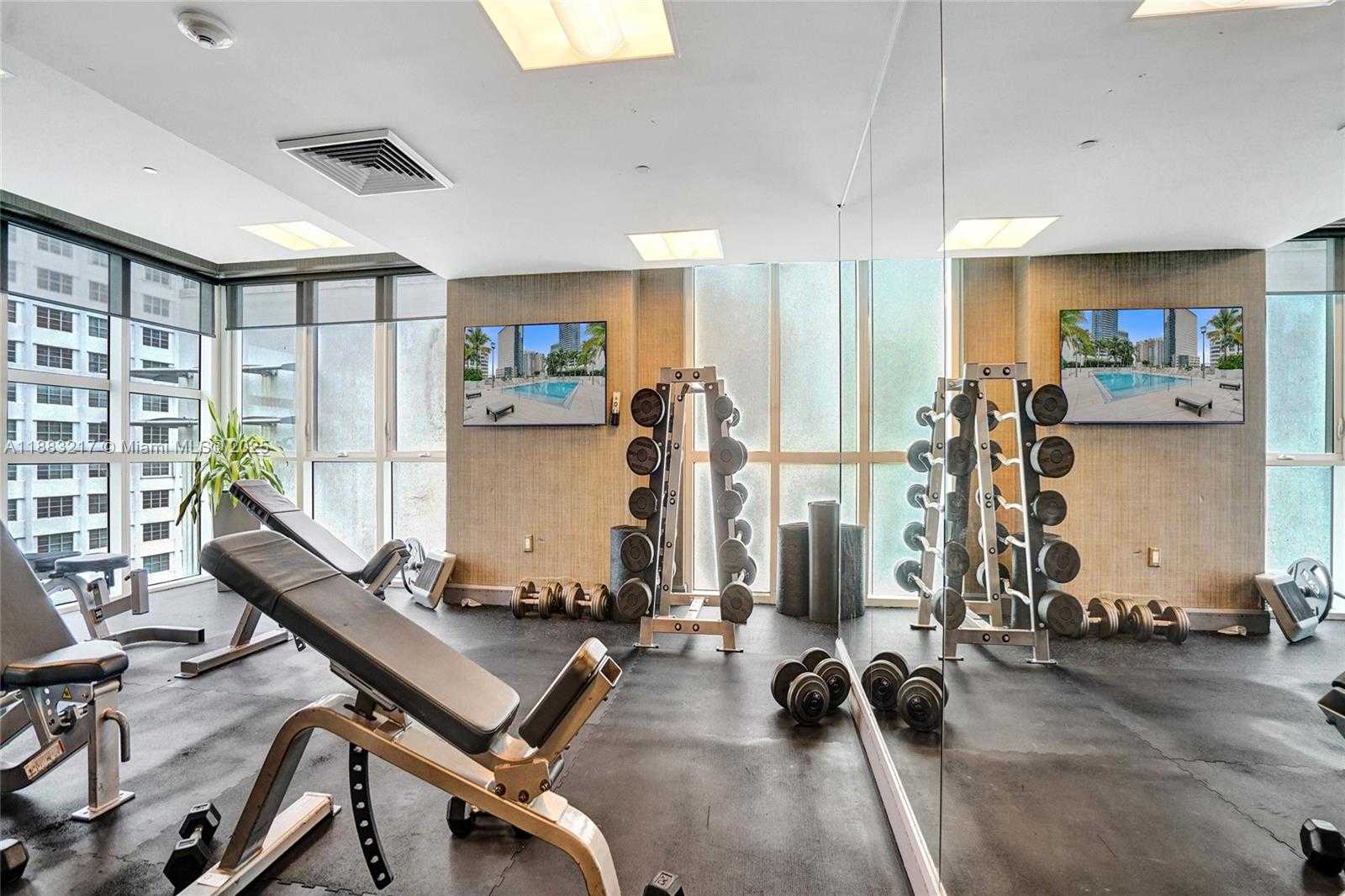 Small Image of 950 BRICKELL BAY DR #1704, Miami Number 38