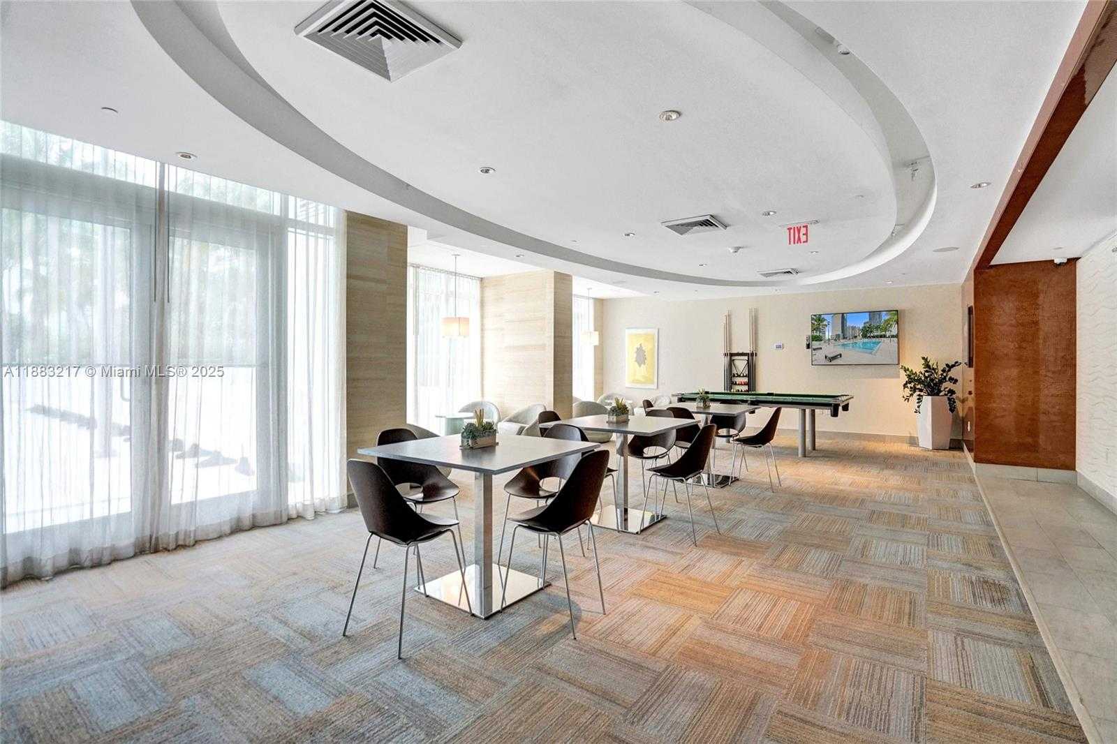 Small Image of 950 BRICKELL BAY DR #1704, Miami Number 45