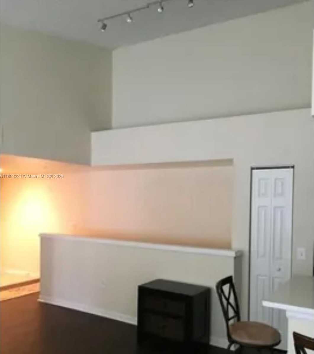 Small Image of 4183 NORTH HAVERHILL RD #703, West Palm Beach Number 2