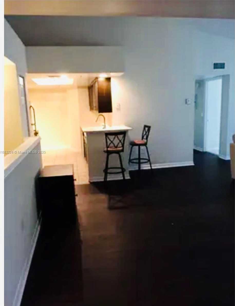 Small Image of 4183 NORTH HAVERHILL RD #703, West Palm Beach Number 3