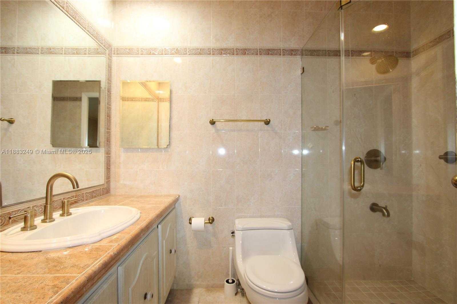 Small Image of 15512 SHARPECROFT DR, Miami Lakes Number 16