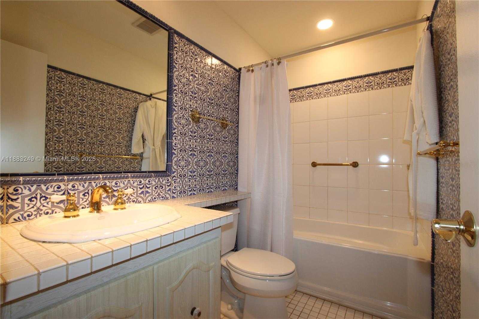 Small Image of 15512 SHARPECROFT DR, Miami Lakes Number 18