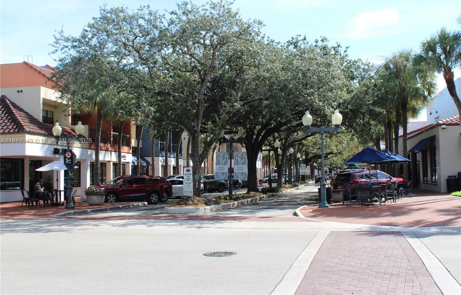 Small Image of 15512 SHARPECROFT DR, Miami Lakes Number 31