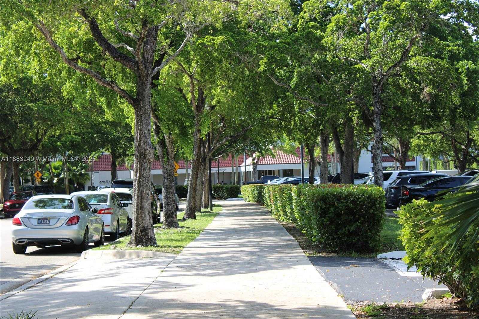 Small Image of 15512 SHARPECROFT DR, Miami Lakes Number 34