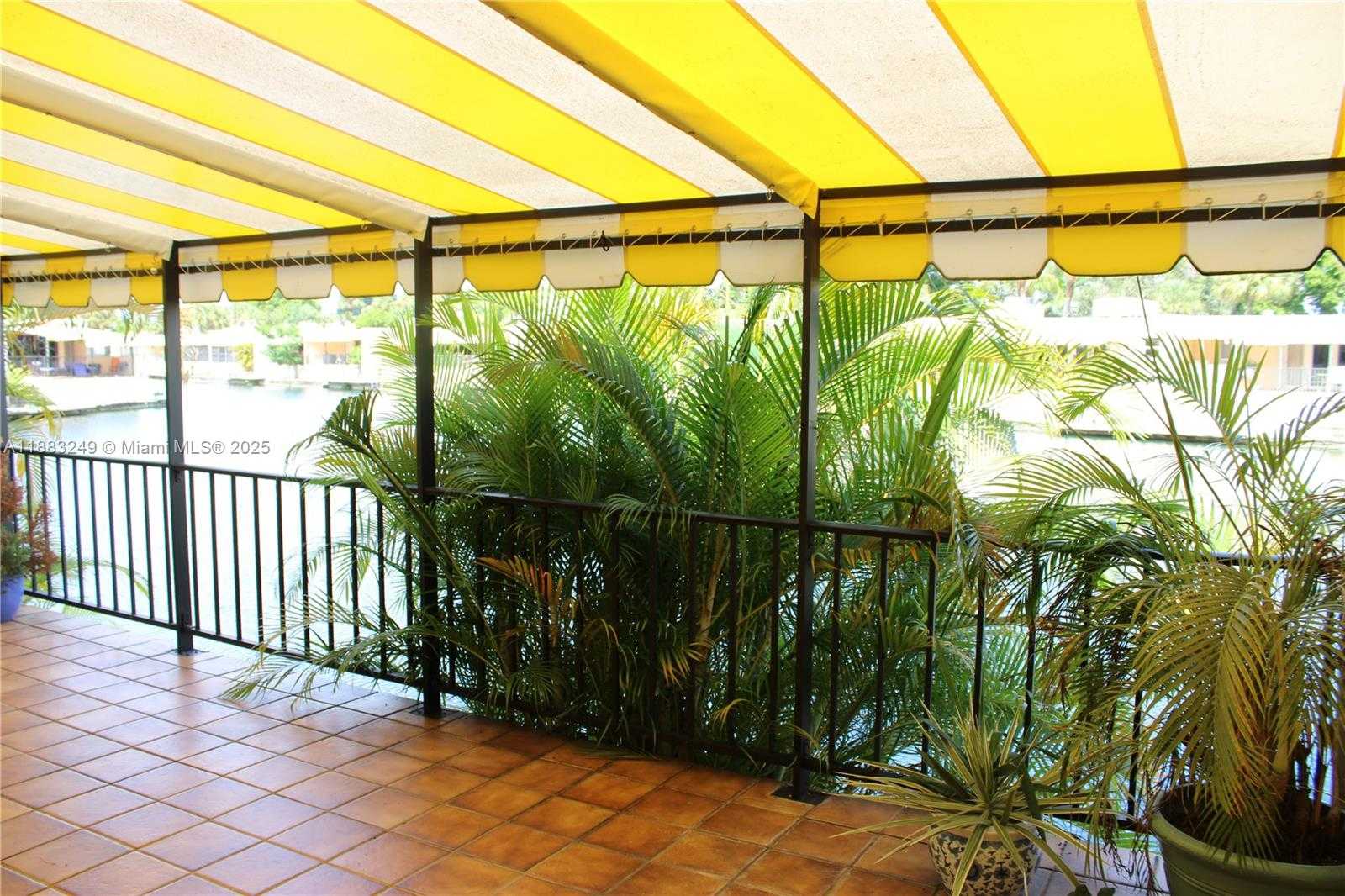 Small Image of 15512 SHARPECROFT DR, Miami Lakes Number 6