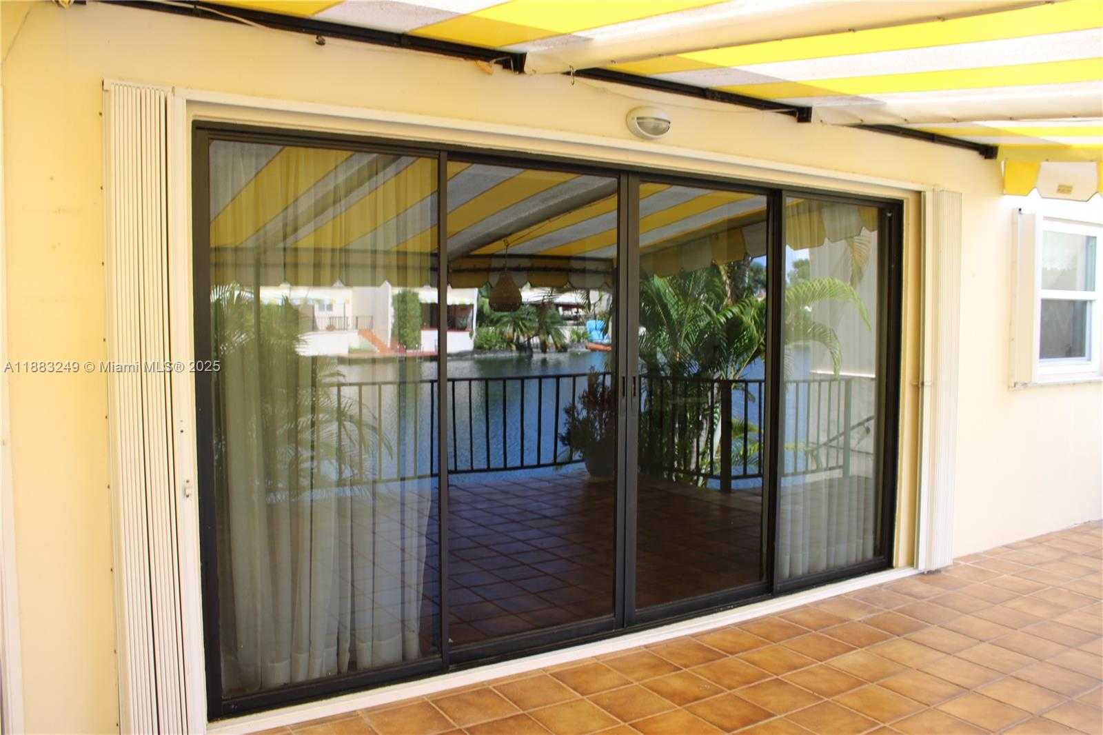 Small Image of 15512 SHARPECROFT DR, Miami Lakes Number 7