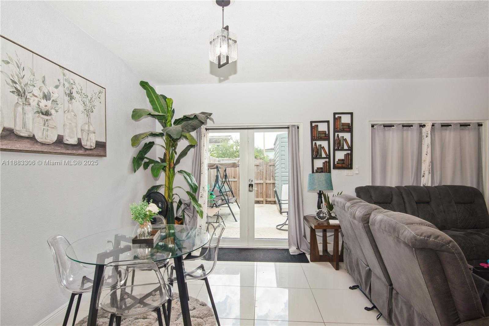 Small Image of 14366 SOUTH WEST 258TH LN, Homestead Number 10