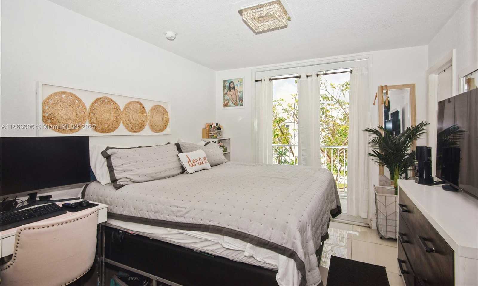 Small Image of 14366 SOUTH WEST 258TH LN, Homestead Number 18
