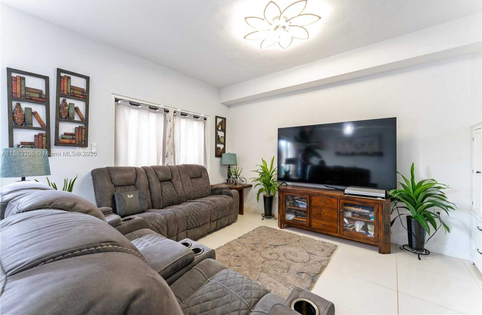 Small Image of 14366 SOUTH WEST 258TH LN, Homestead Number 8