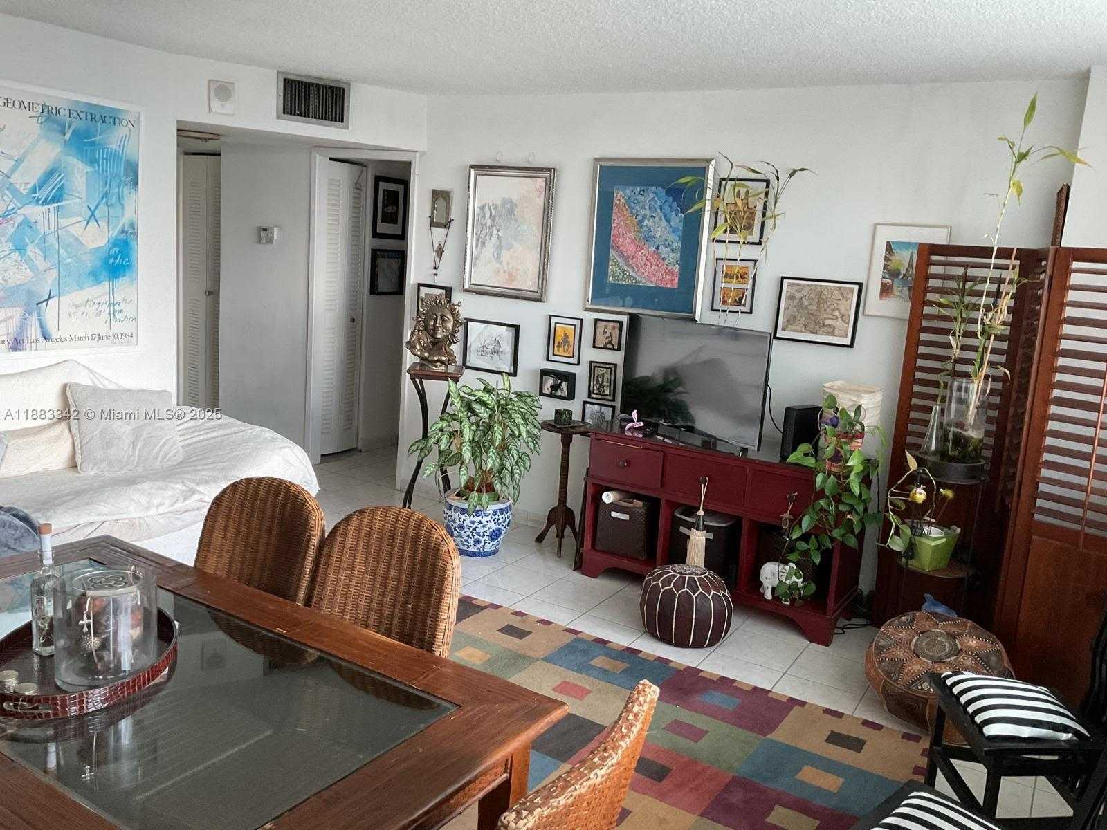 Small Image of 7135 COLLINS AVE #533, Miami Beach Number 2