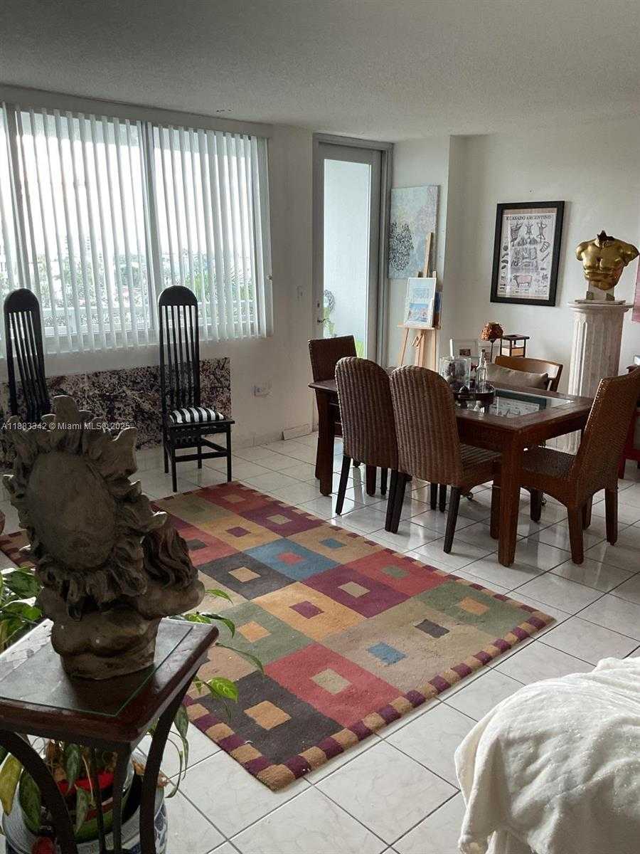 Small Image of 7135 COLLINS AVE #533, Miami Beach Number 4