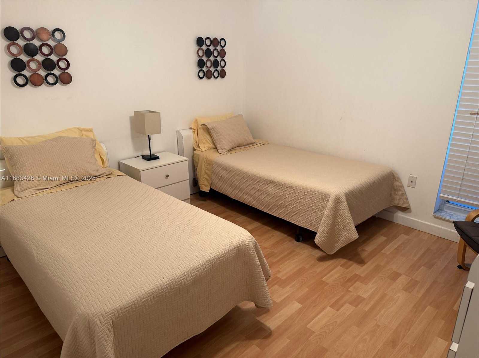 Small Image of 17801 NORTH BAY RD #505, Sunny Isles Beach Number 19