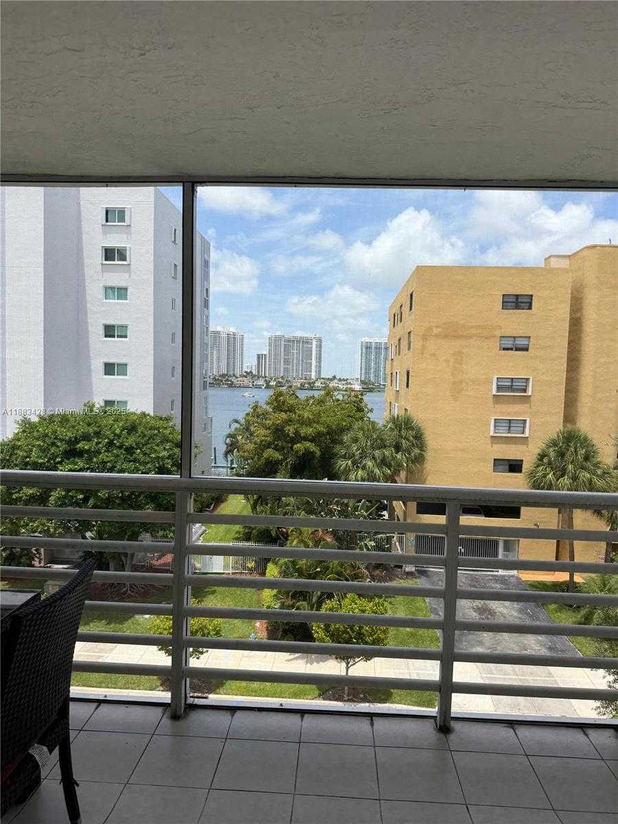 Small Image of 17801 NORTH BAY RD #505, Sunny Isles Beach Number 22