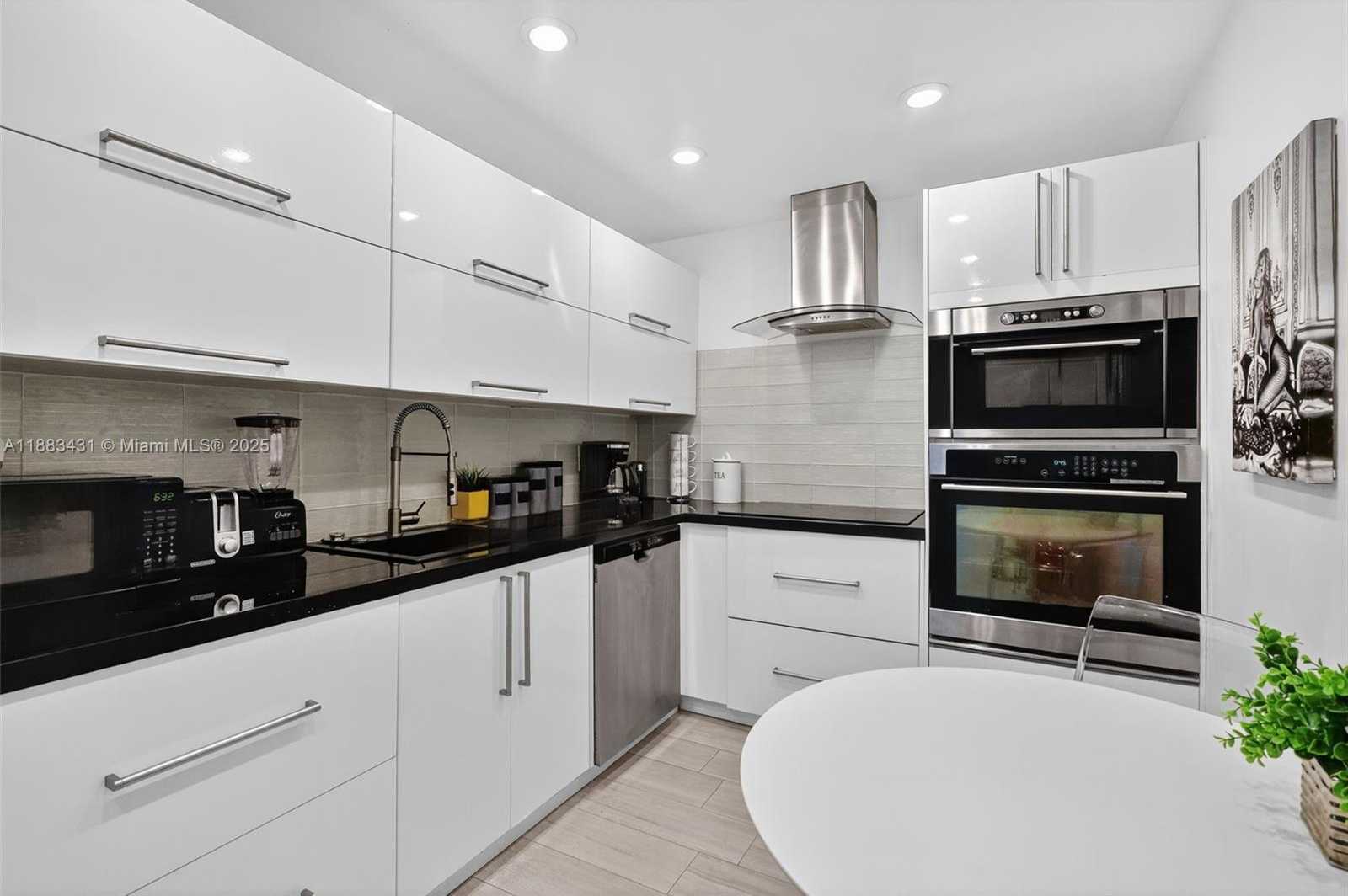 Small Image of 4001 SOUTH OCEAN DR #14G, Hollywood Number 12