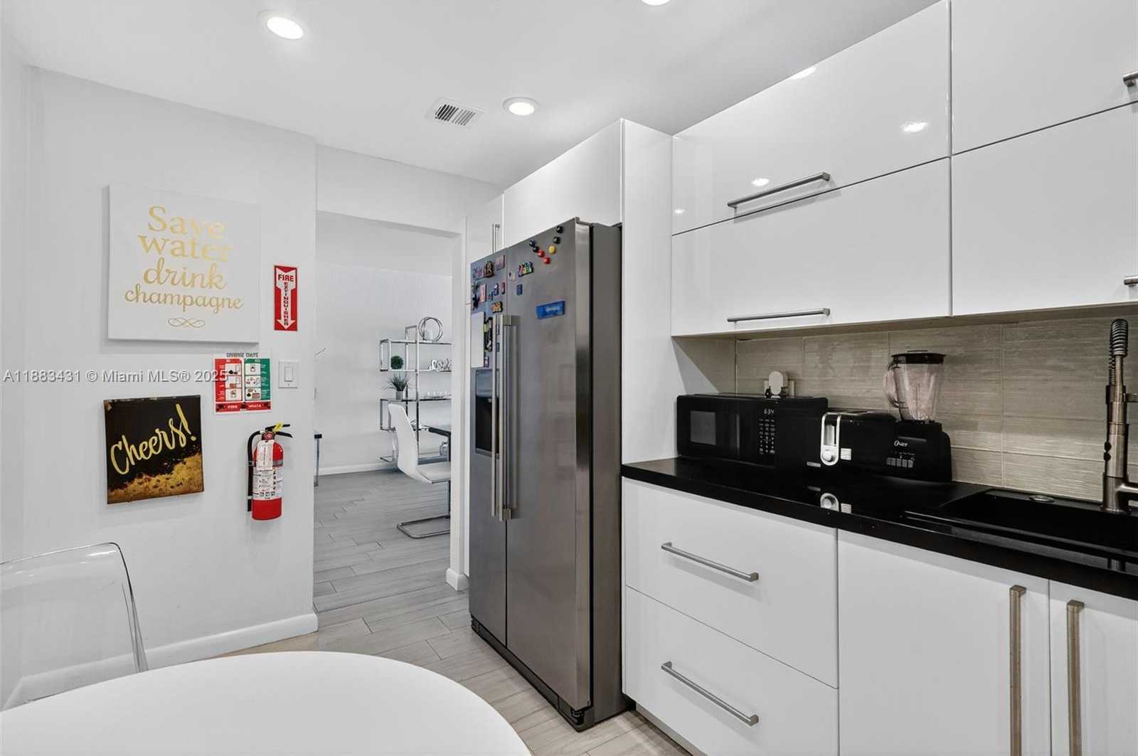 Small Image of 4001 SOUTH OCEAN DR #14G, Hollywood Number 14