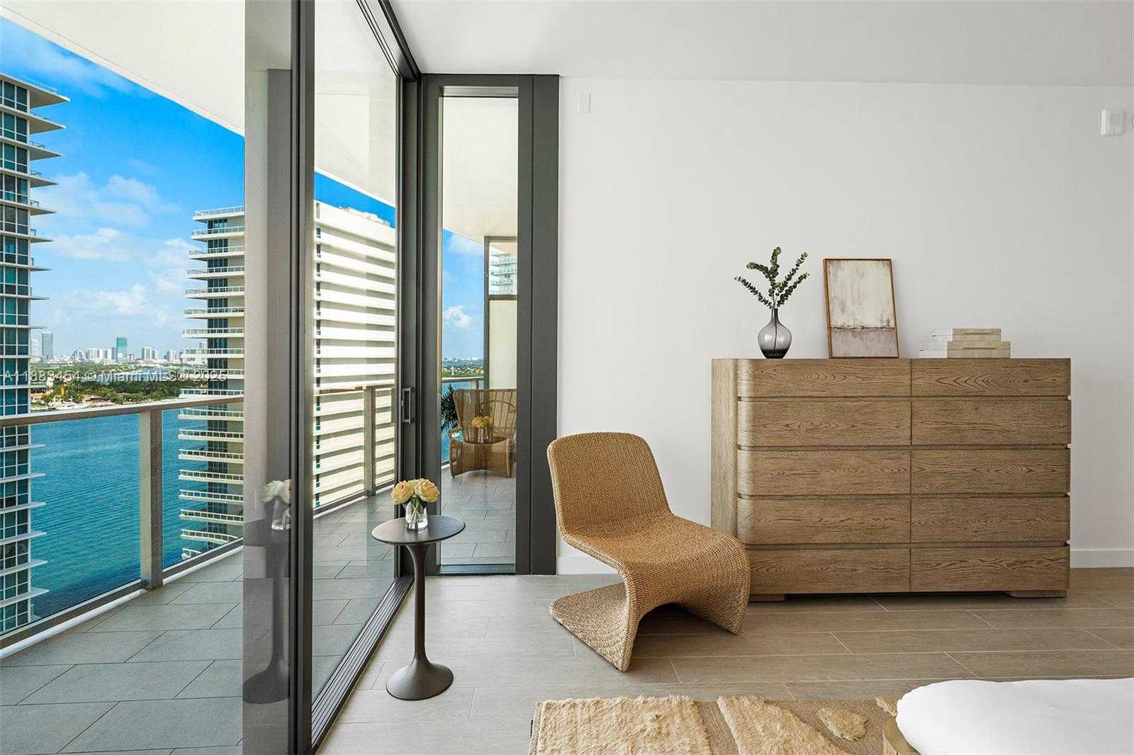 Small Image of 500 ALTON RD #1904, Miami Beach Number 15