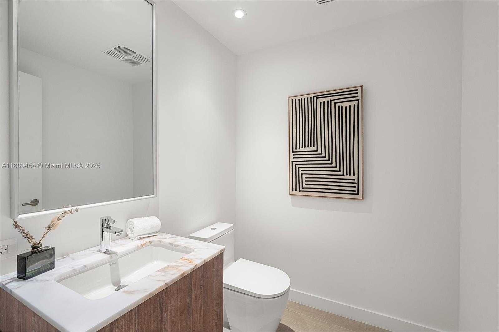 Small Image of 500 ALTON RD #1904, Miami Beach Number 23