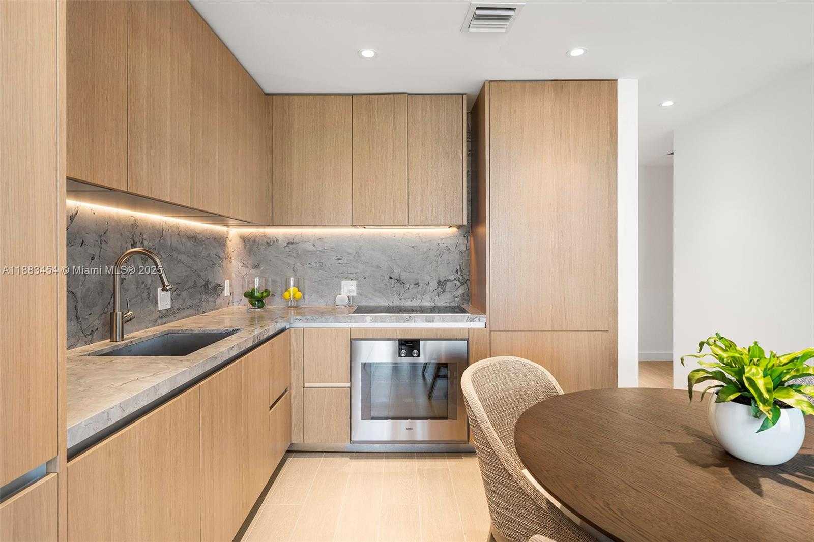 Small Image of 500 ALTON RD #1904, Miami Beach Number 31