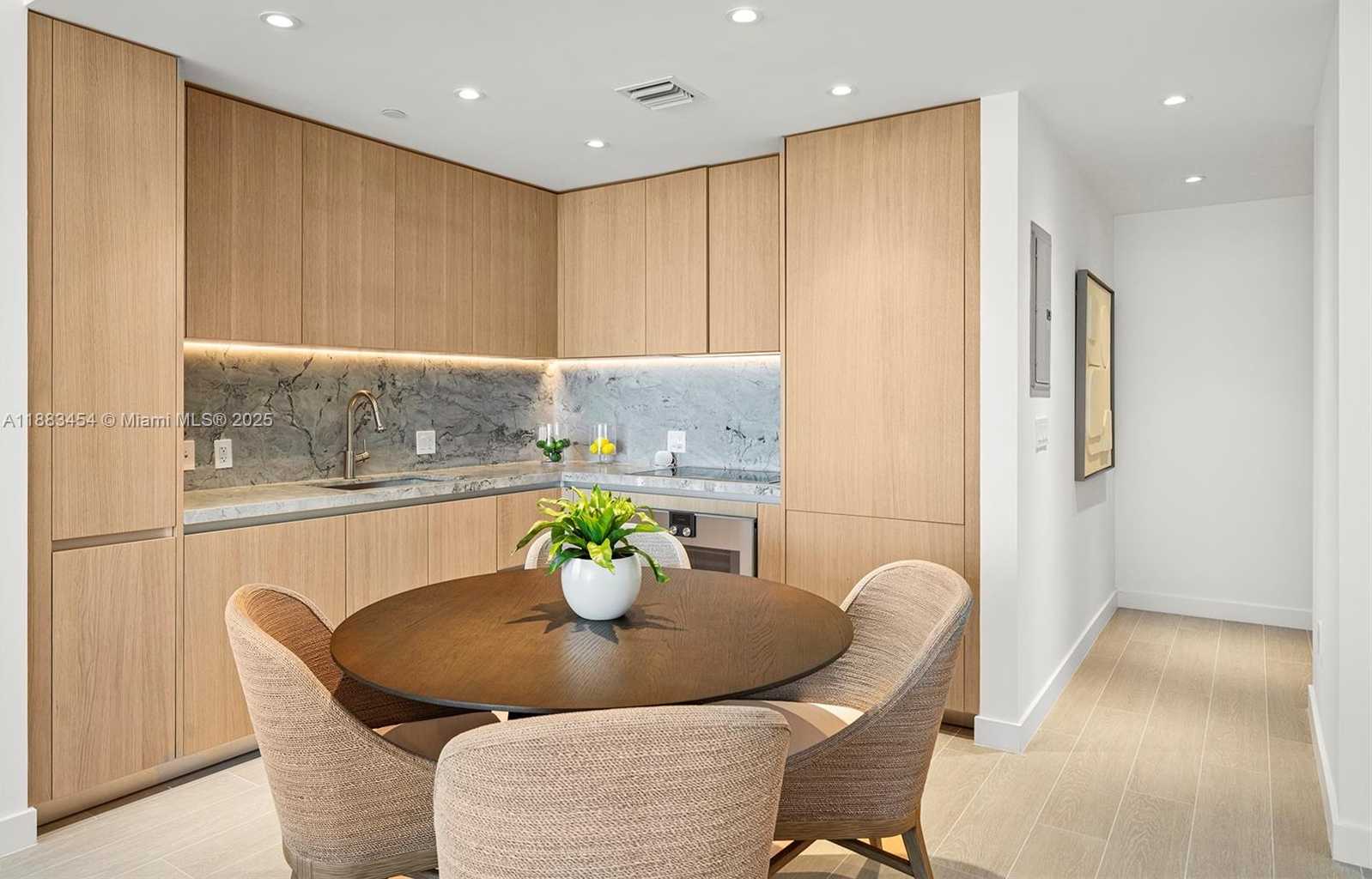 Small Image of 500 ALTON RD #1904, Miami Beach Number 6