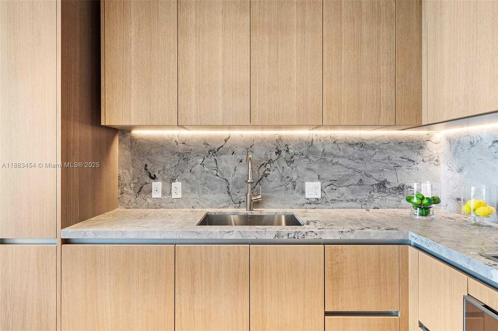 Small Image of 500 ALTON RD #1904, Miami Beach Number 7