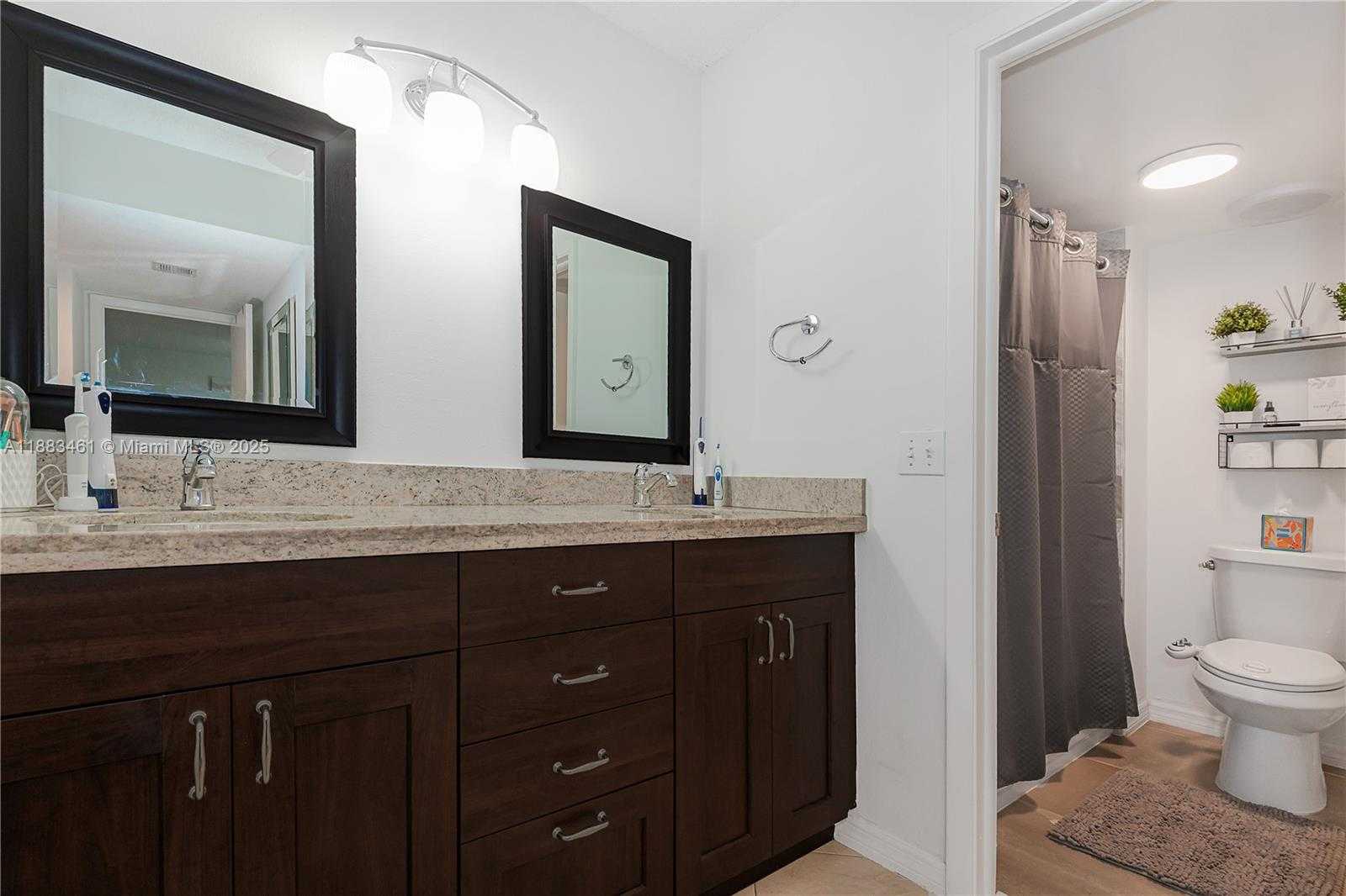 Small Image of 150 LAKEVIEW DR #205, Weston Number 19