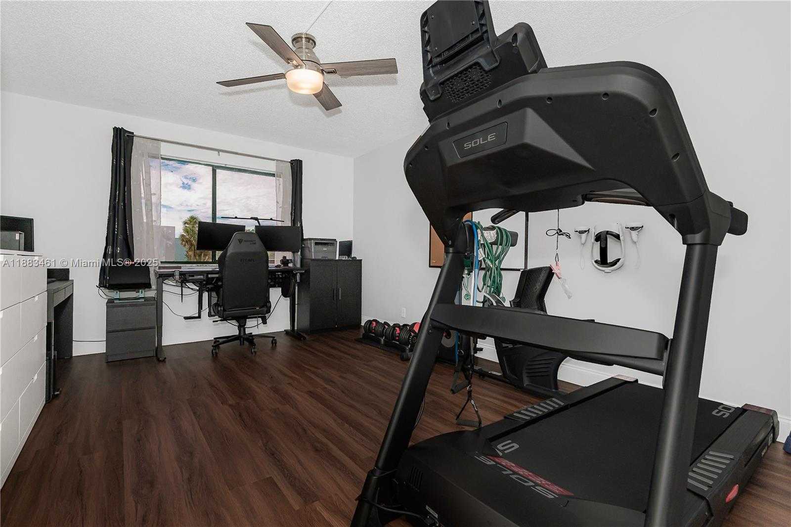 Small Image of 150 LAKEVIEW DR #205, Weston Number 21