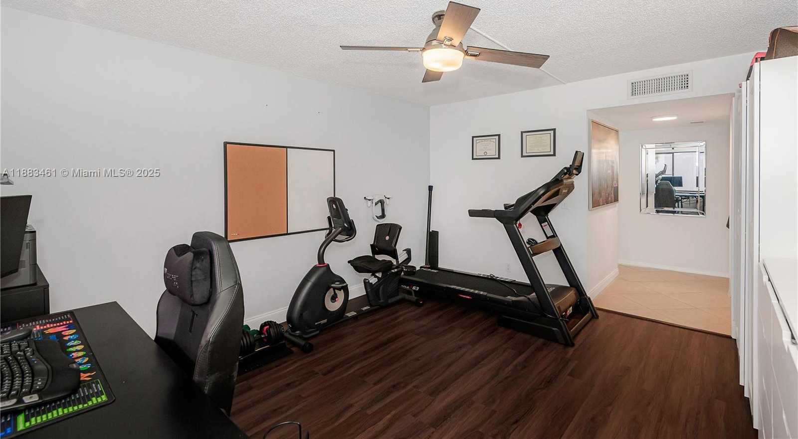 Small Image of 150 LAKEVIEW DR #205, Weston Number 23