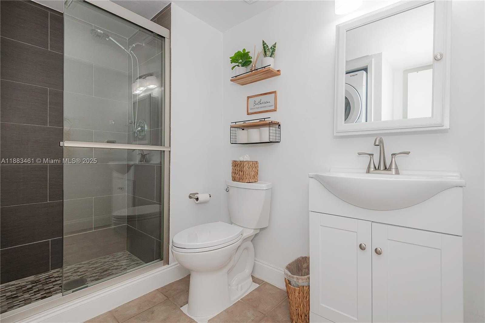 Small Image of 150 LAKEVIEW DR #205, Weston Number 25