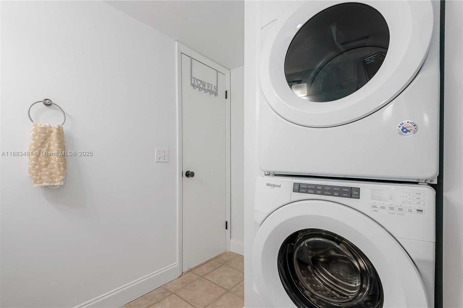 Small Image of 150 LAKEVIEW DR #205, Weston Number 26
