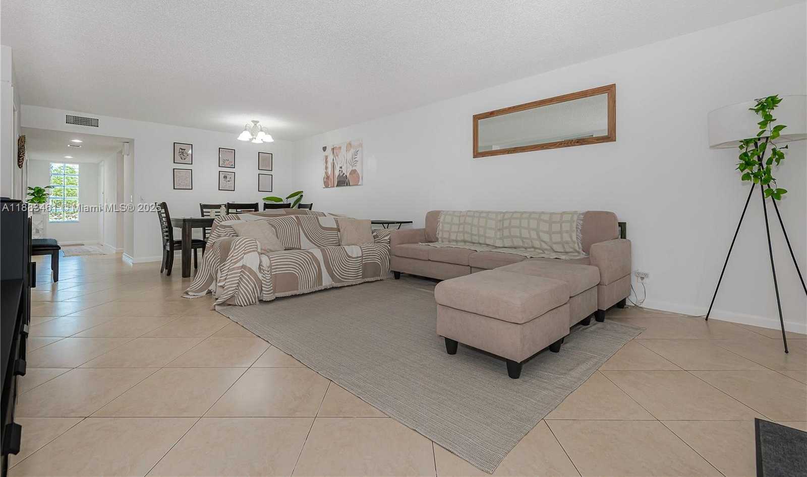 Small Image of 150 LAKEVIEW DR #205, Weston Number 5