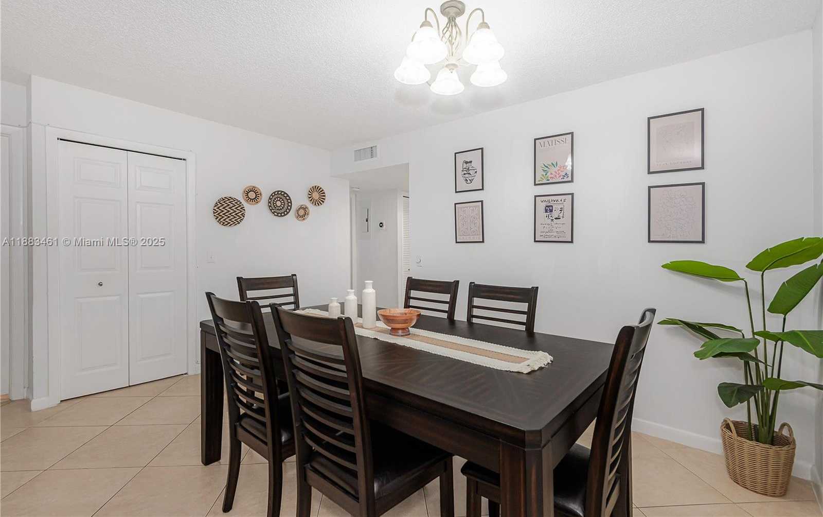 Small Image of 150 LAKEVIEW DR #205, Weston Number 8