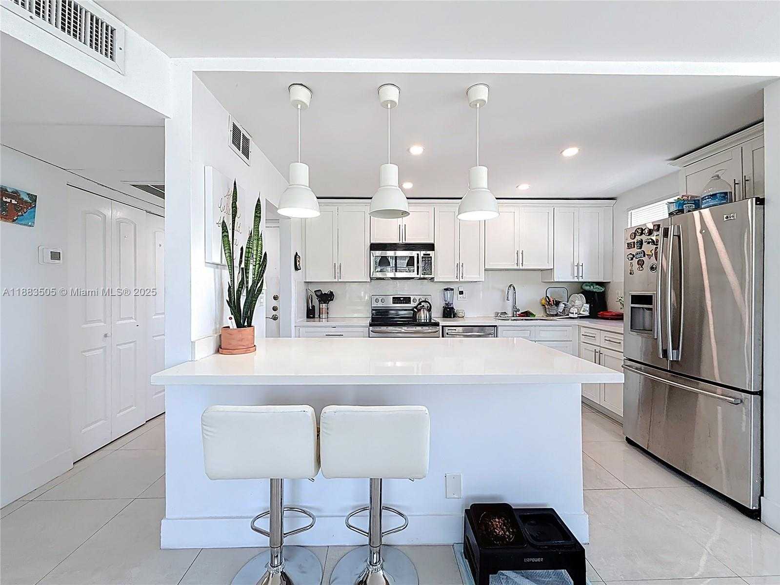 Small Image of 2751 TAFT ST #304, Hollywood Number 10