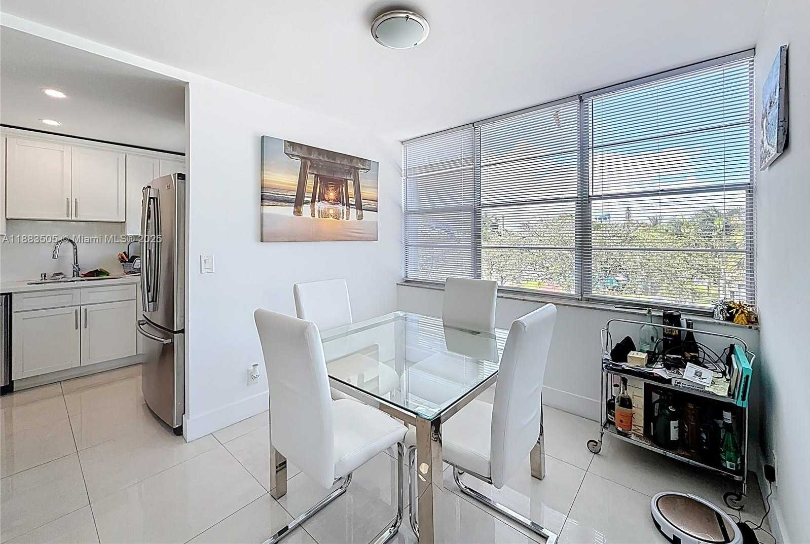 Small Image of 2751 TAFT ST #304, Hollywood Number 14