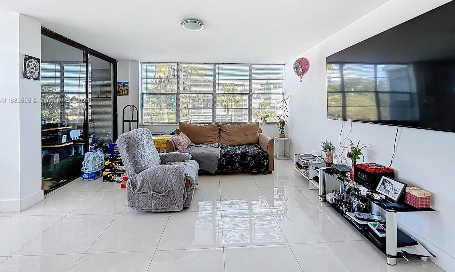 Small Image of 2751 TAFT ST #304, Hollywood Number 15