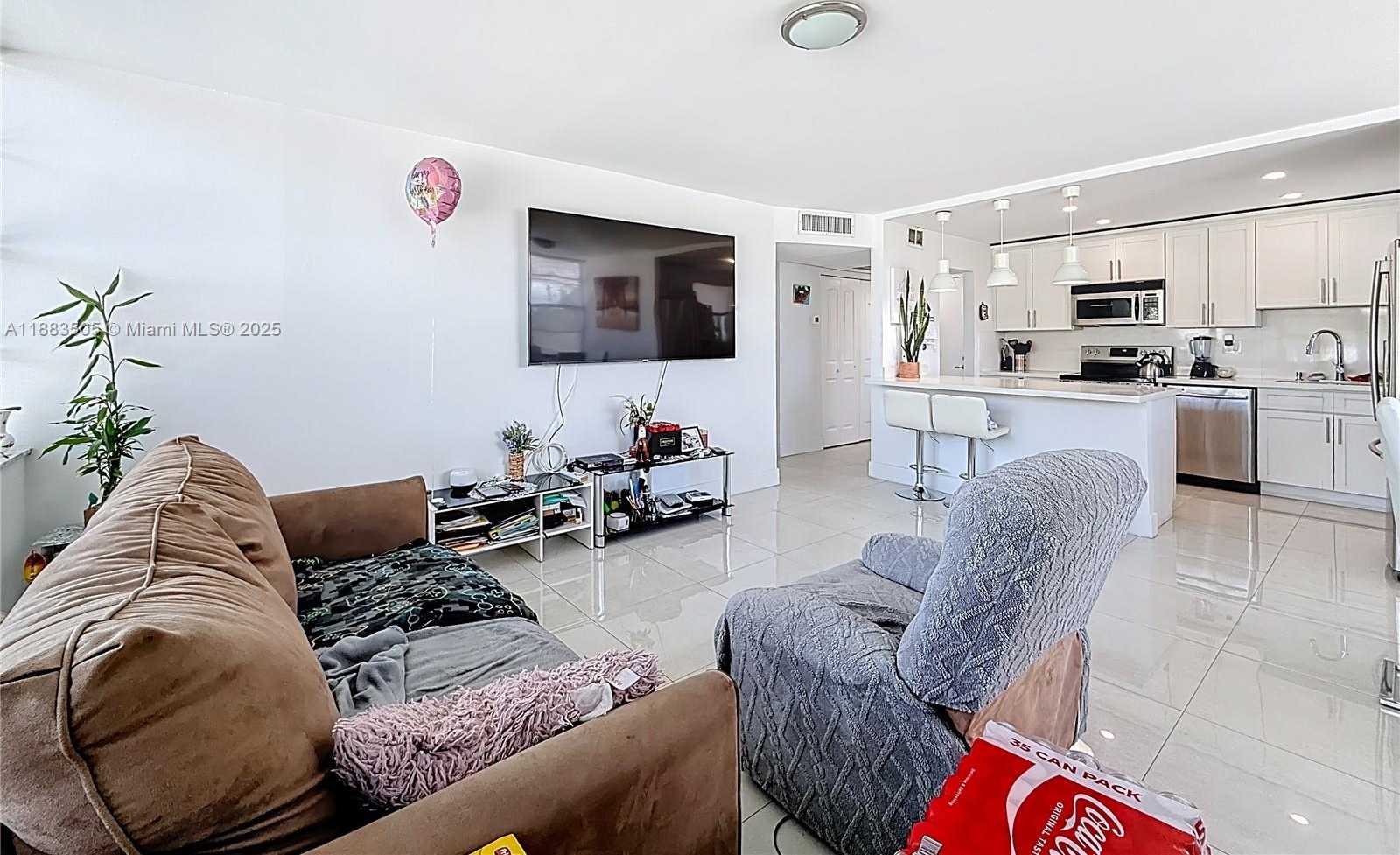 Small Image of 2751 TAFT ST #304, Hollywood Number 17