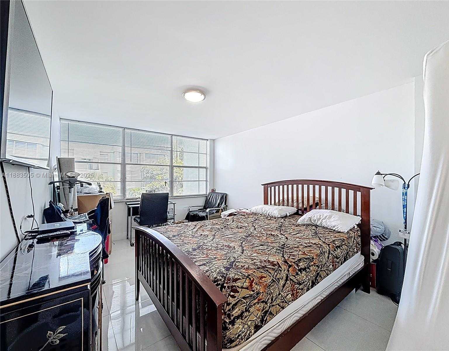 Small Image of 2751 TAFT ST #304, Hollywood Number 18