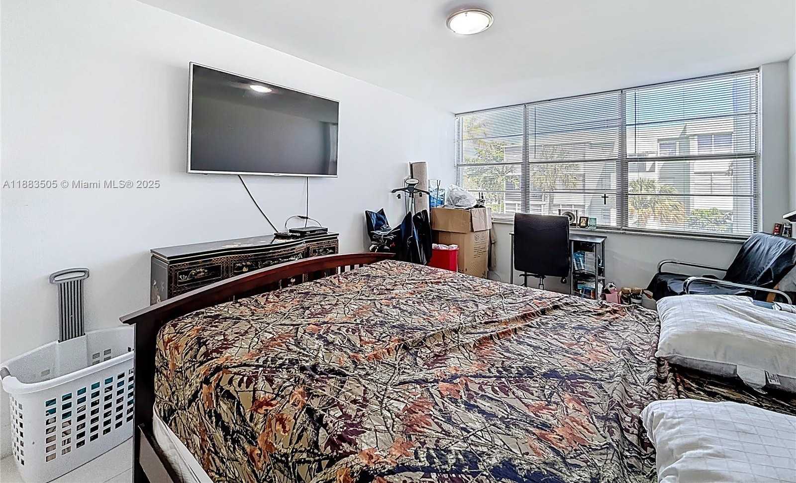 Small Image of 2751 TAFT ST #304, Hollywood Number 19