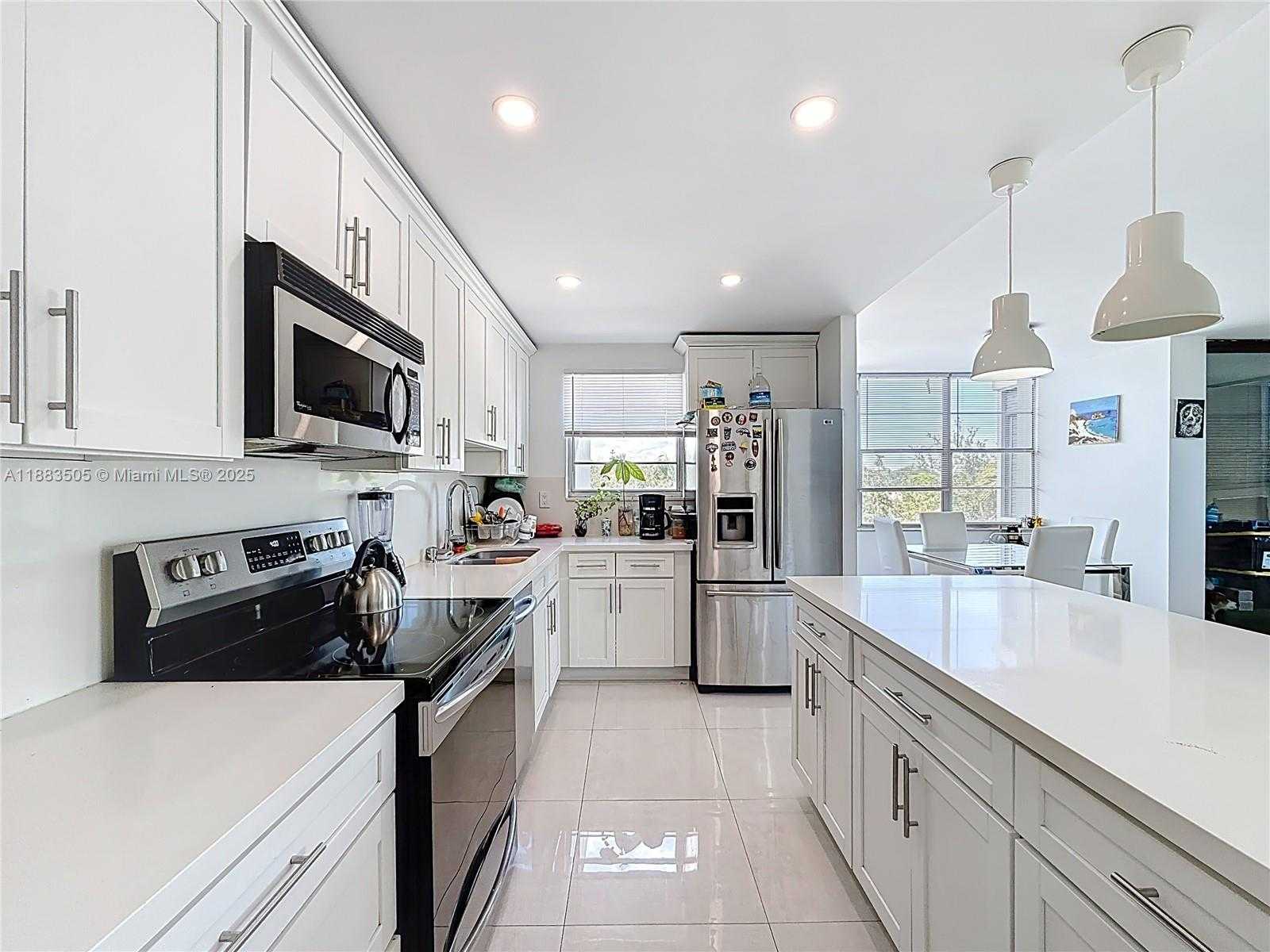 Small Image of 2751 TAFT ST #304, Hollywood Number 2