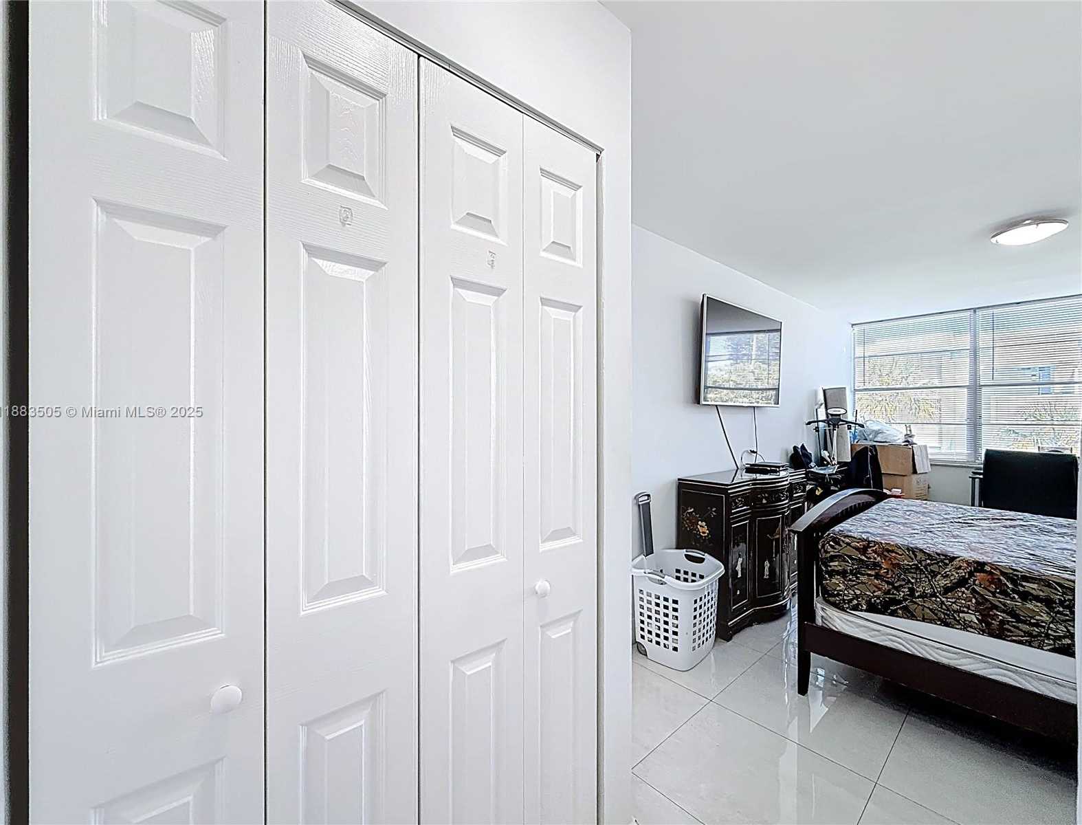 Small Image of 2751 TAFT ST #304, Hollywood Number 20