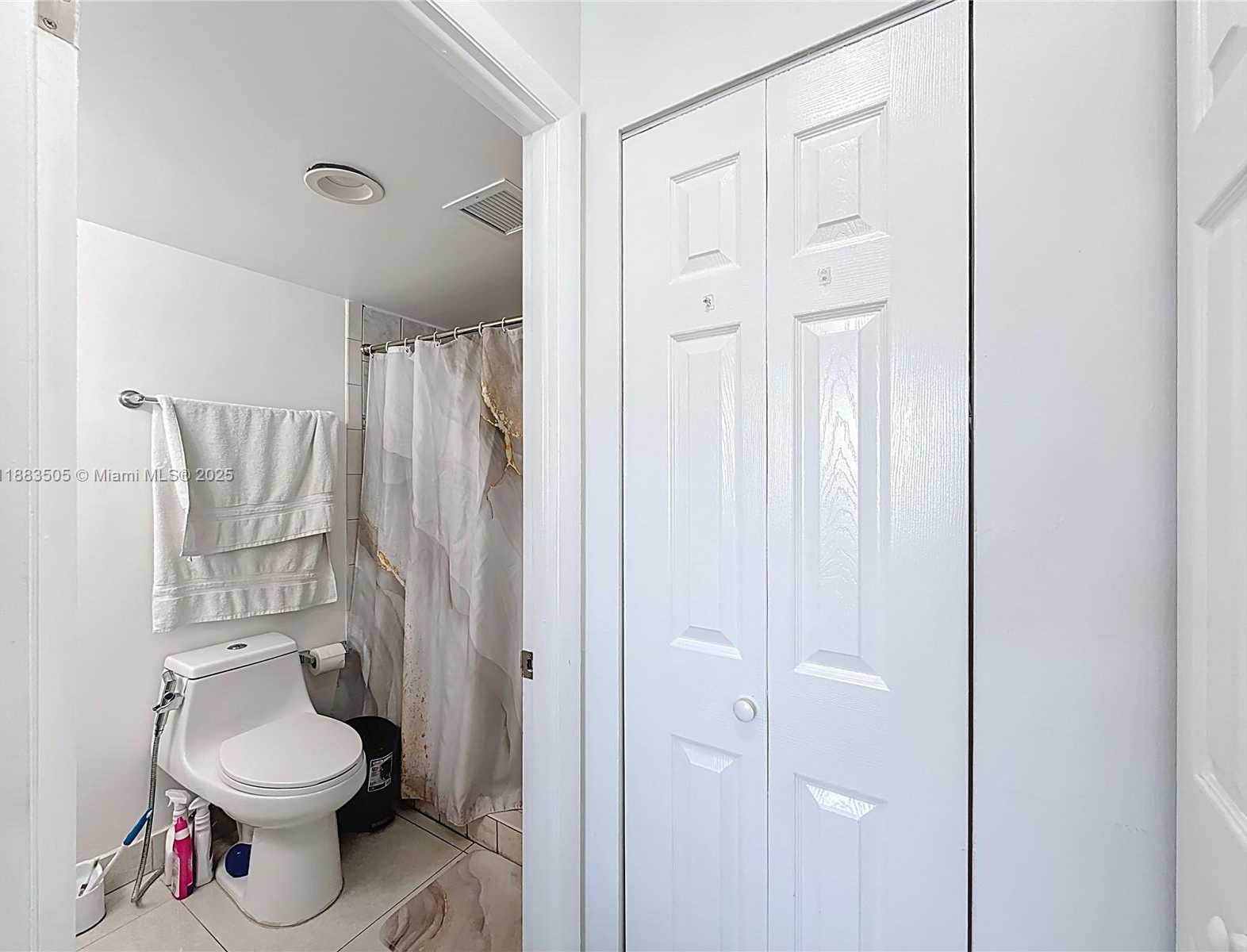 Small Image of 2751 TAFT ST #304, Hollywood Number 22