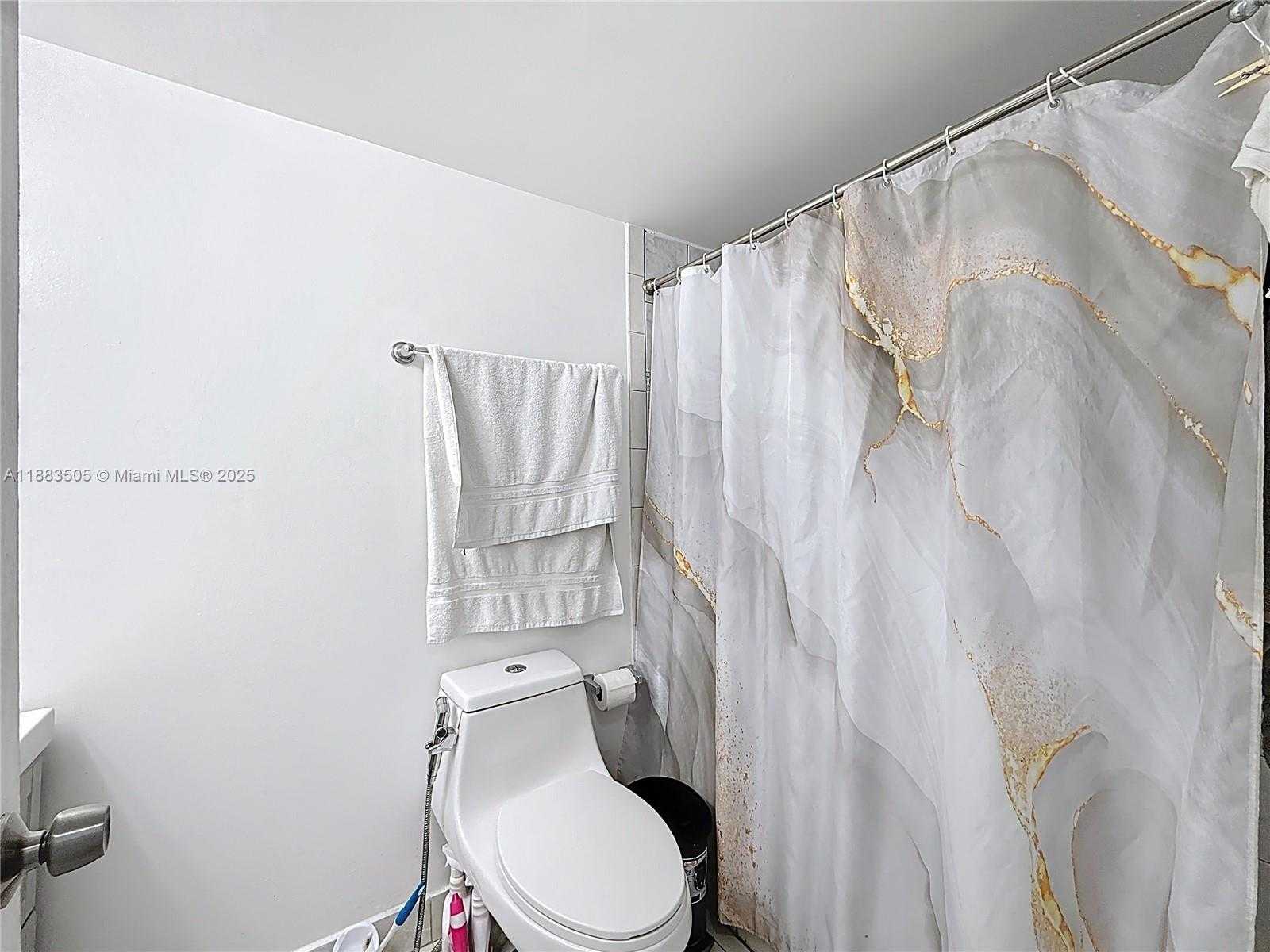 Small Image of 2751 TAFT ST #304, Hollywood Number 24