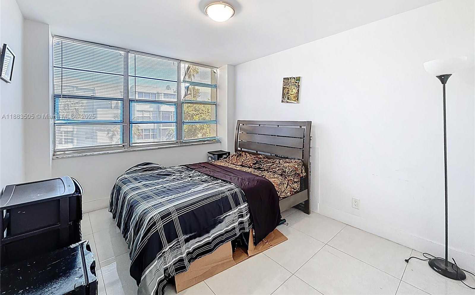 Small Image of 2751 TAFT ST #304, Hollywood Number 26