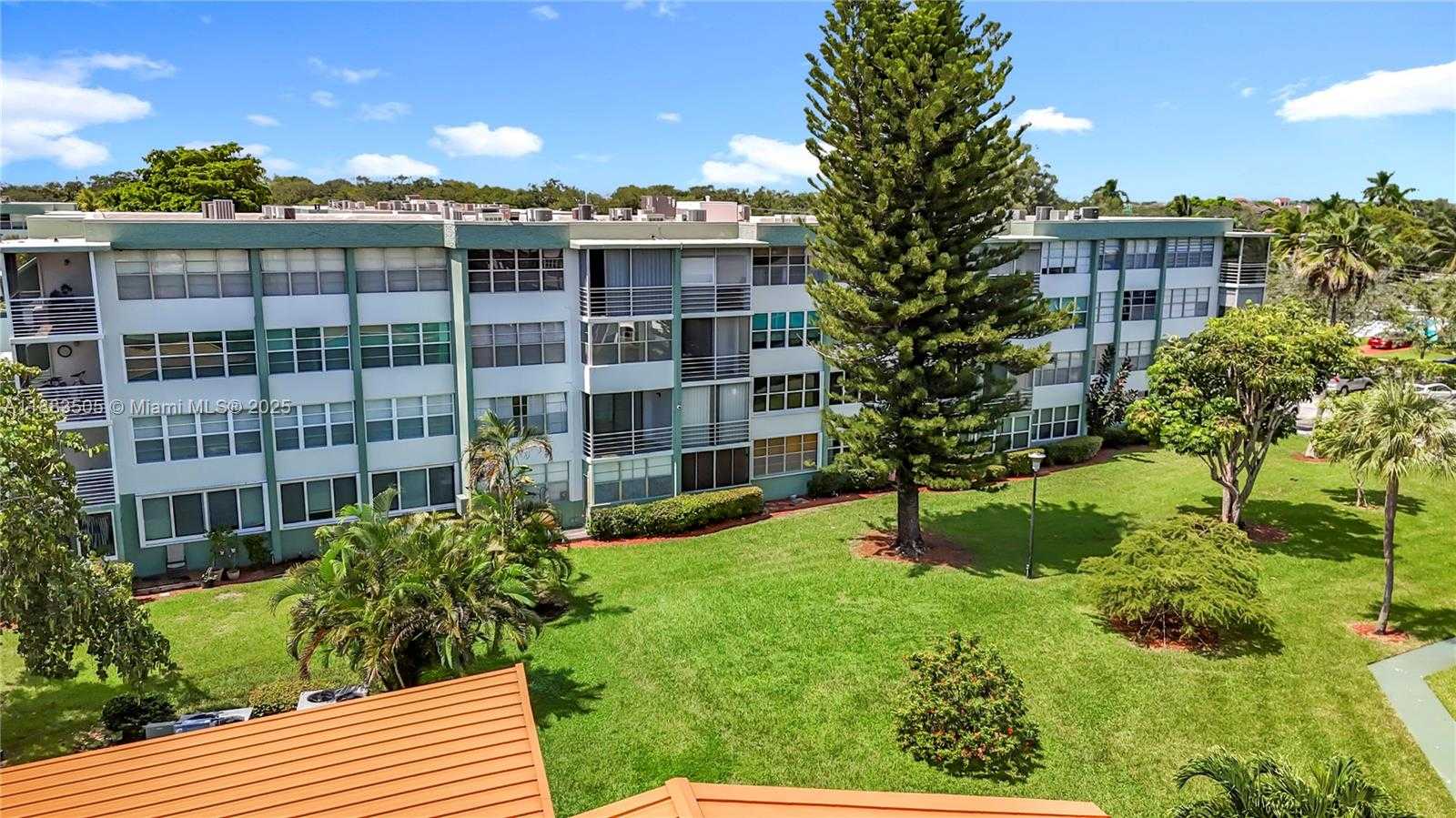 Small Image of 2751 TAFT ST #304, Hollywood Number 32