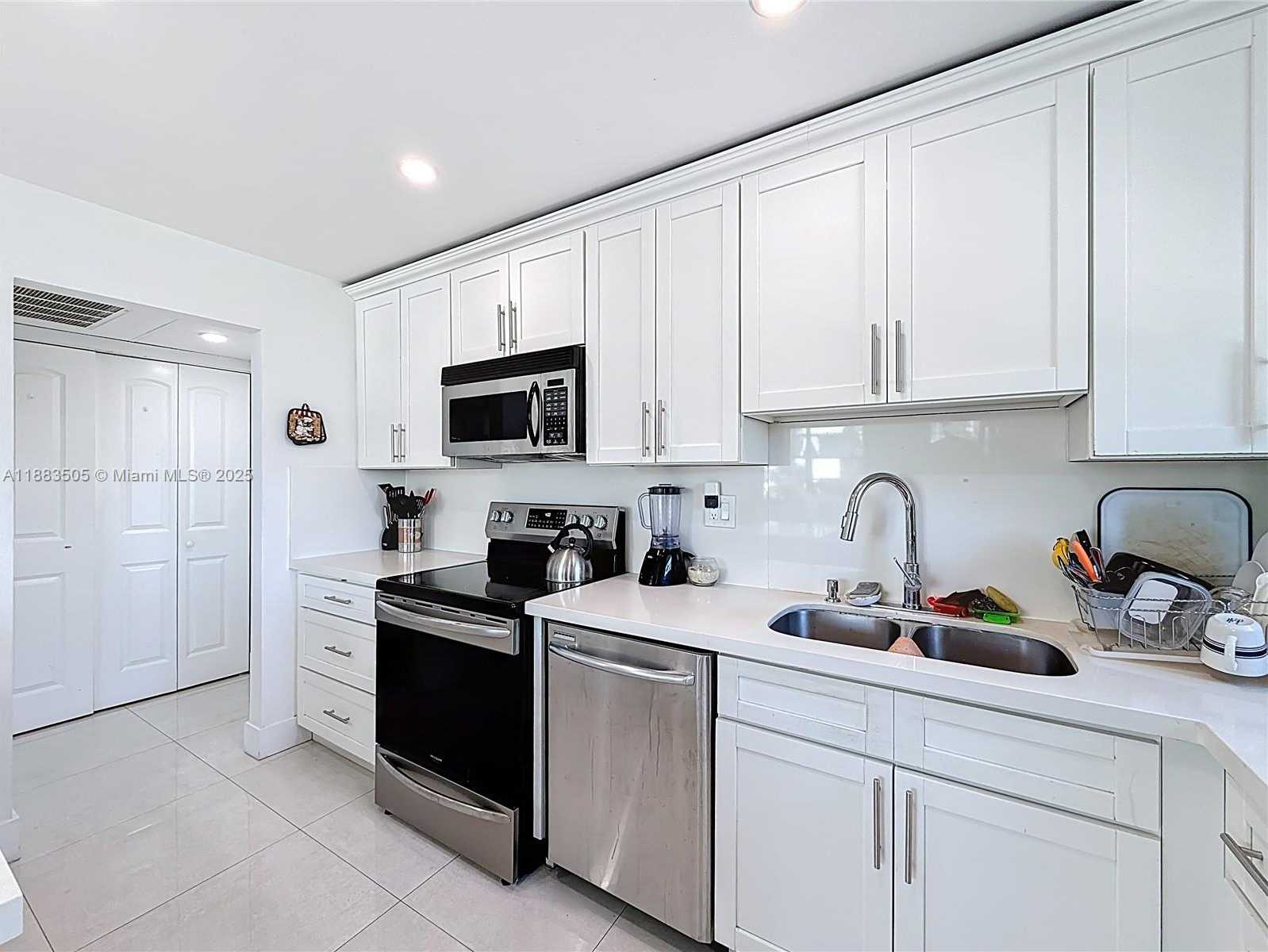Small Image of 2751 TAFT ST #304, Hollywood Number 6